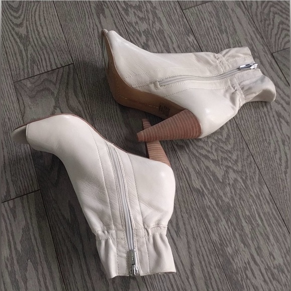 Vince Camuto Soft Leather Heels - Picture 8 of 10